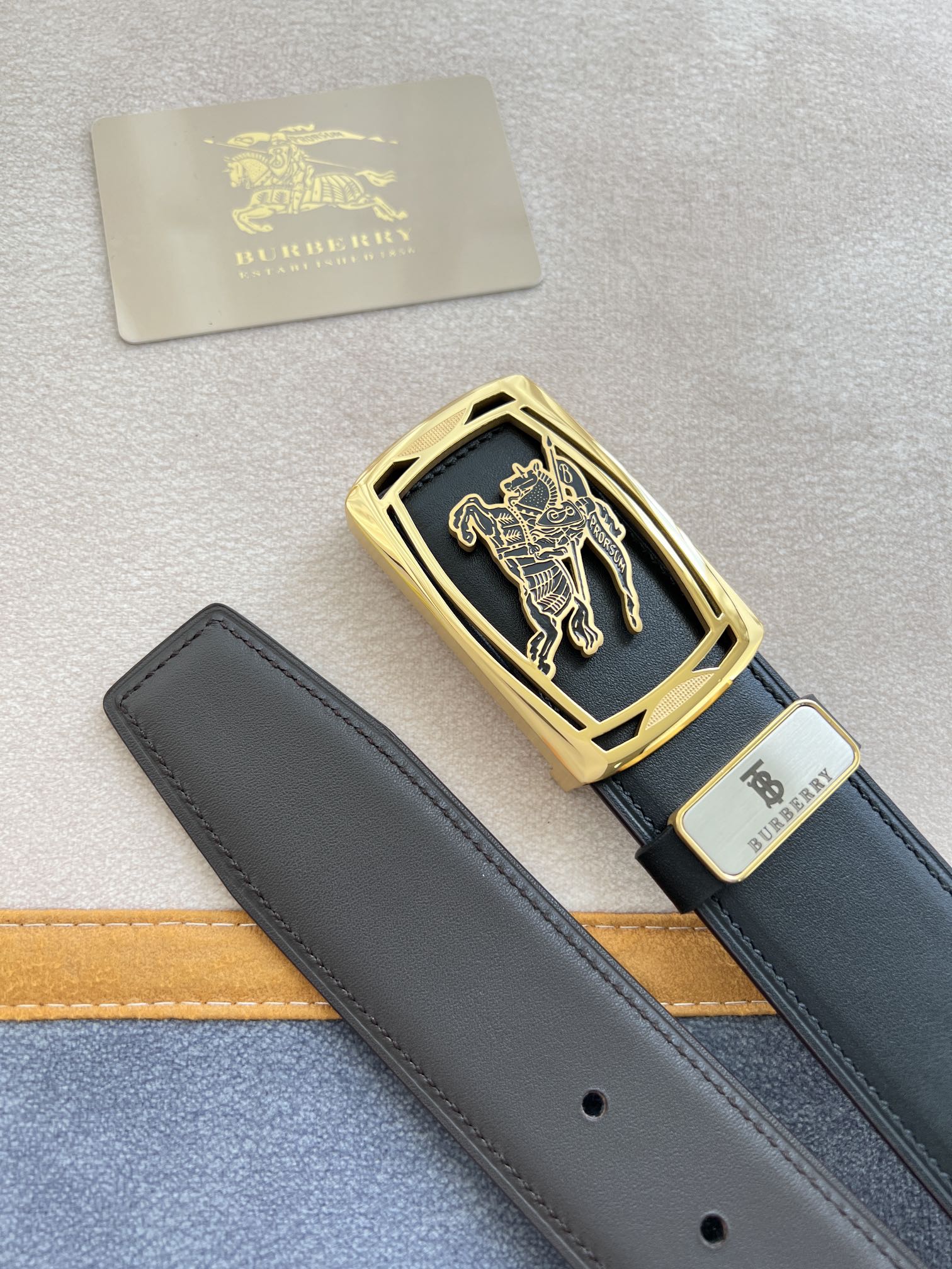 品名巴宝莉.Burberry️腰带皮