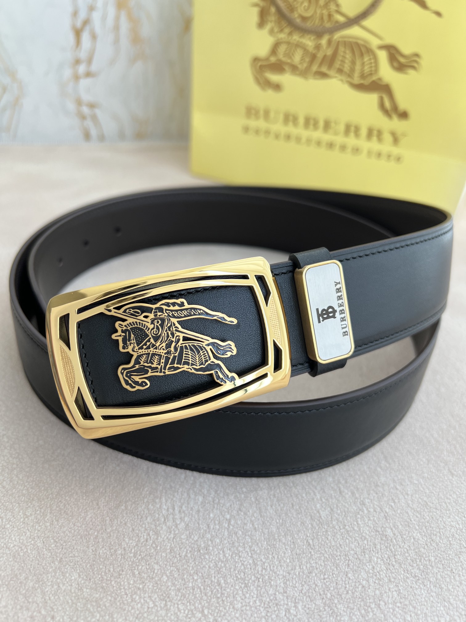 品名巴宝莉.Burberry️腰带皮