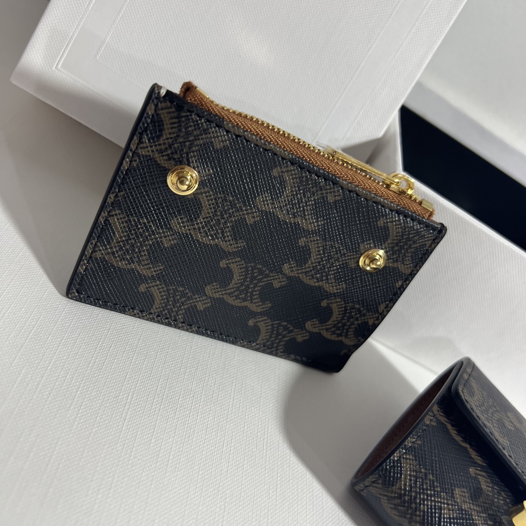 TRIOMPHE 标志印花短款钱包 ，尺寸9.5x7.5x3 ，TRIOMPHE CANVAS 标志印花