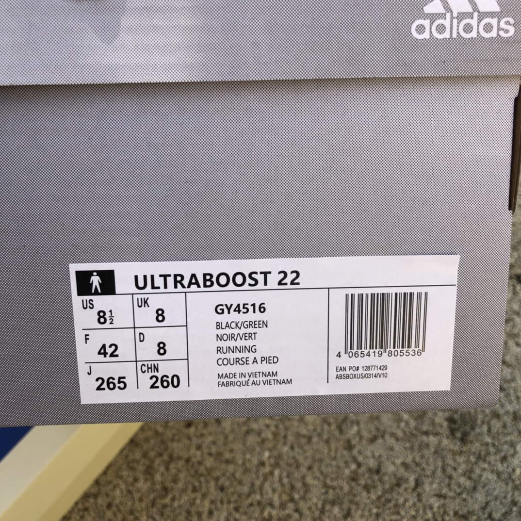 adidas Uitra Boost 22 wear-resistant breathable running shoes black and green GY4516