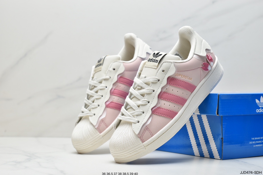 Adidas三叶草女22年春低帮奶油白花边经典贝壳头板鞋 GW4440
