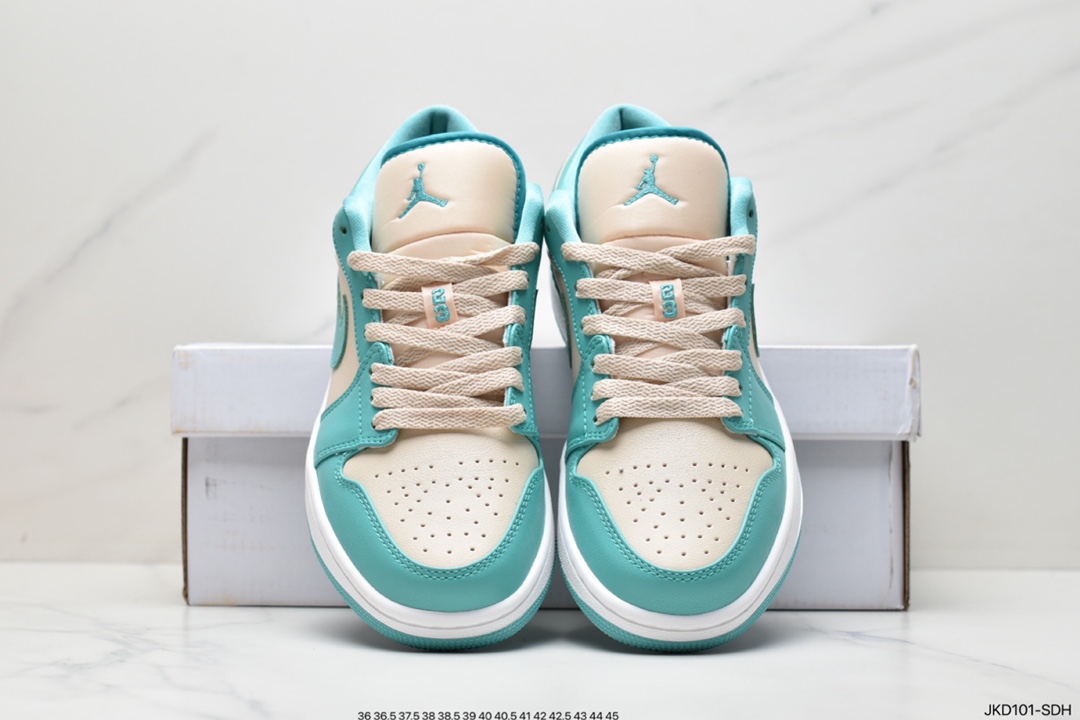 Air Jordan 1 Low AJ1乔1低帮休闲板鞋 553558-612 Air Jordan 1 Low AJ1乔1低帮休闲板鞋 553558-612