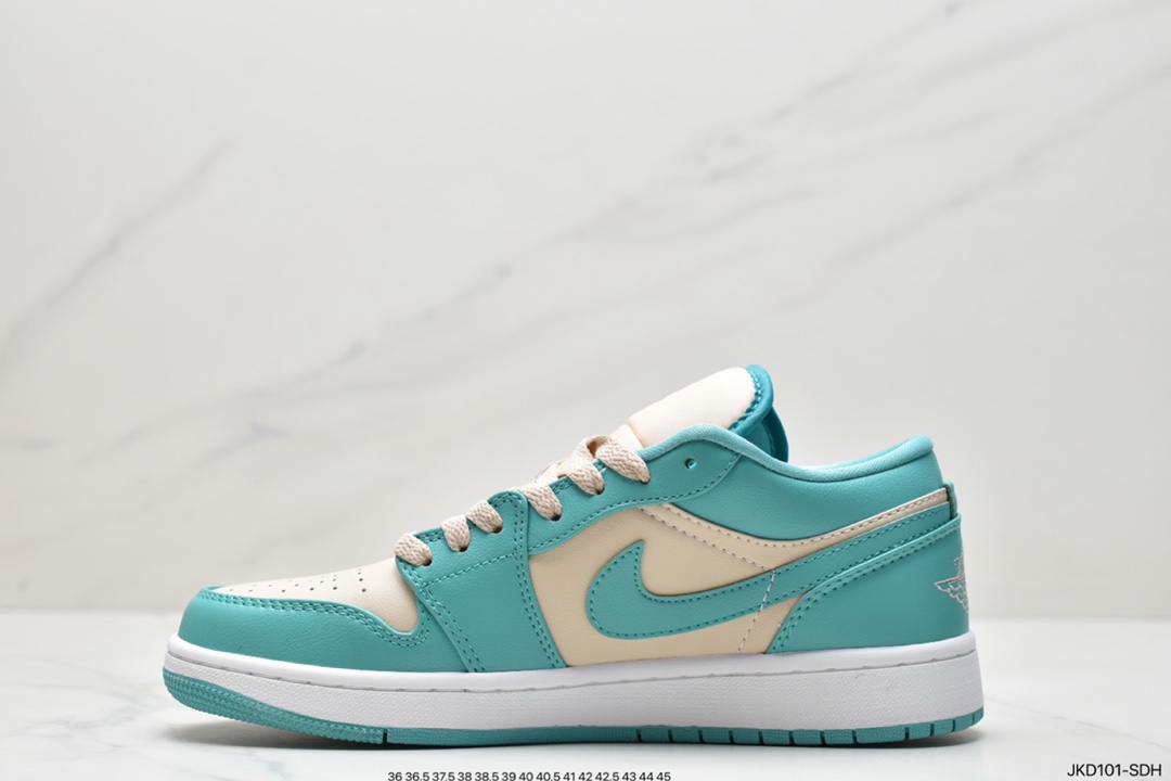 Air Jordan 1 Low AJ1乔1低帮休闲板鞋 553558-612 Air Jordan 1 Low AJ1乔1低帮休闲板鞋 553558-612