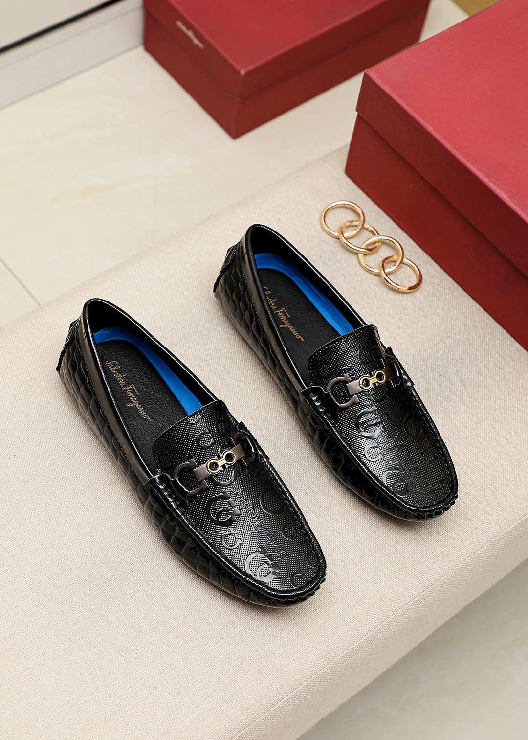 I0 菲拉格慕豆豆鞋原版复刻出品，做工一流专柜同步技术、鞋面进口牛皮，内里羊皮、@适合各种出行，原版复刻大底，