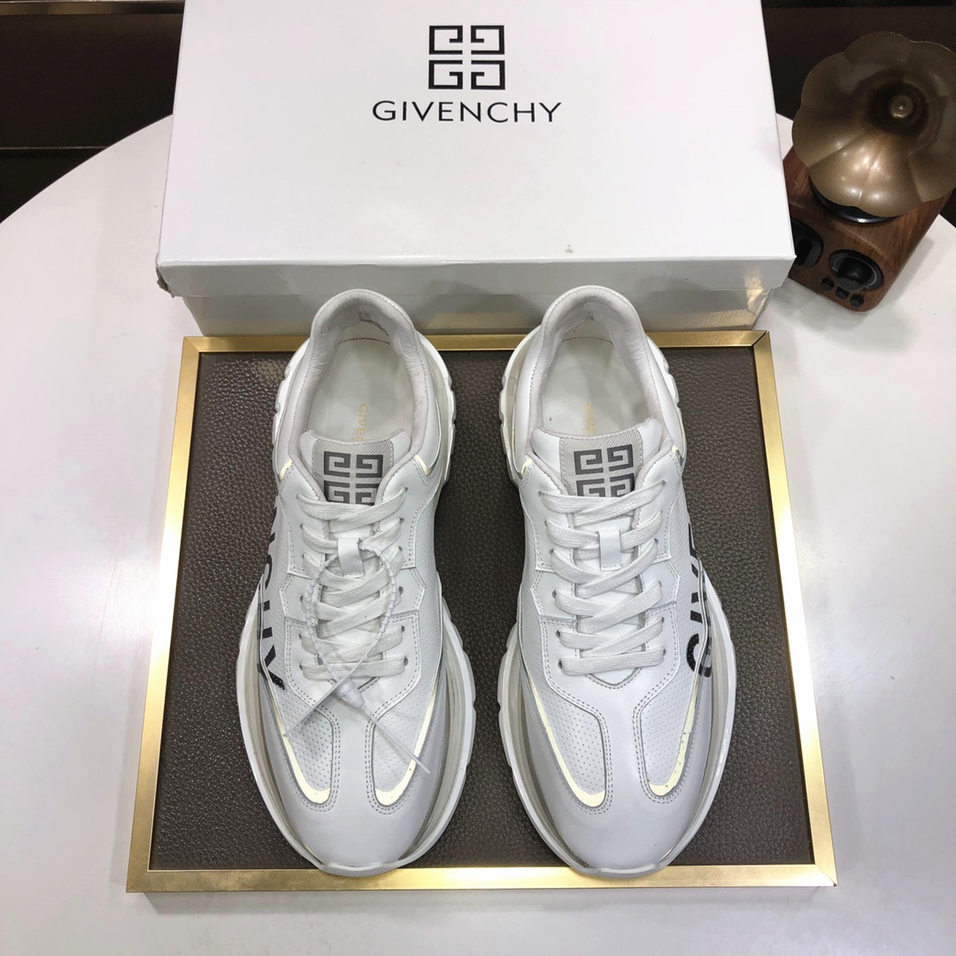 J5 GIVENCHY. Givenchy 纪梵希  专柜同步发售鞋面：意大利进口品牌logo印花布匹 尽显奢华，透气猪皮内里加上双层组合，脚感舒适，鞋底：原厂特供气垫大底，轻便，舒适，随意进出专柜