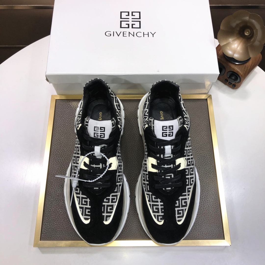 J5 GIVENCHY. Givenchy 纪梵希  专柜同步发售鞋面：意大利进口品牌logo印花布匹 尽显奢华，透气猪皮内里加上双层组合，脚感舒适，鞋底：原厂特供气垫大底，轻便，舒适，随意进出专柜