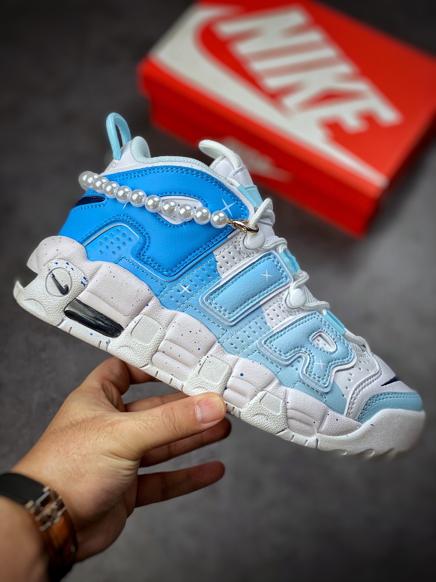 260 Air More Uptempo 代表着历史最高版本皮蓬 DH9719-100