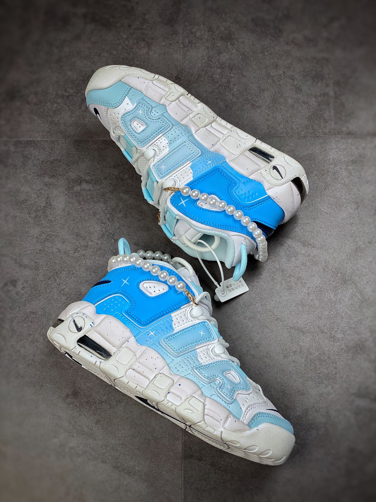 260 Air More Uptempo 代表着历史最高版本皮蓬 DH9719-100