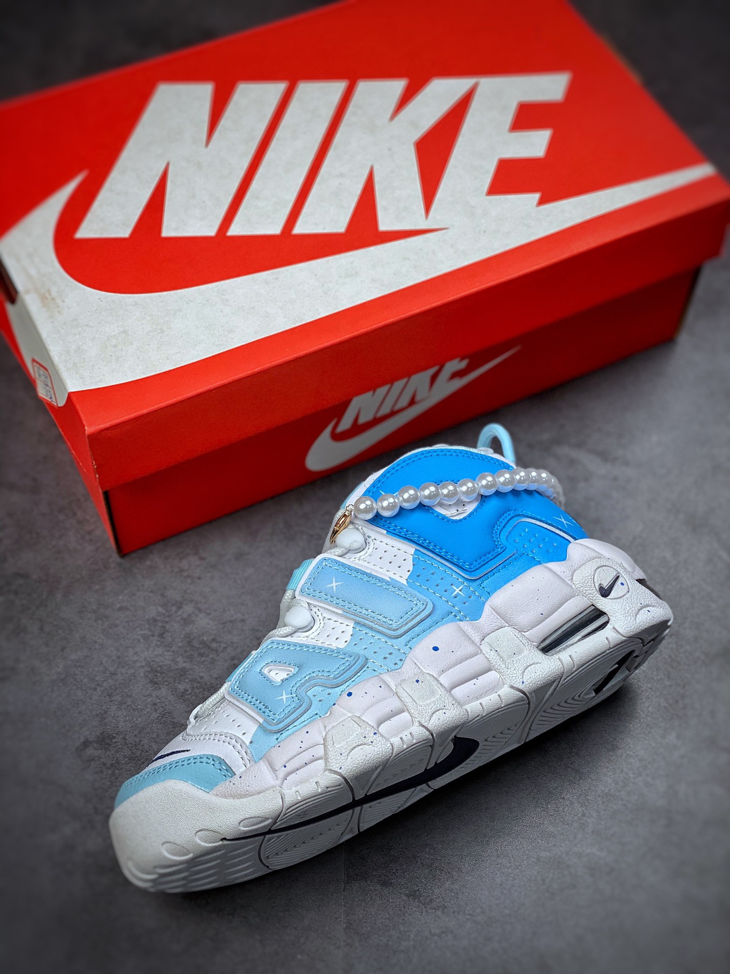 260 Air More Uptempo 代表着历史最高版本皮蓬 DH9719-100