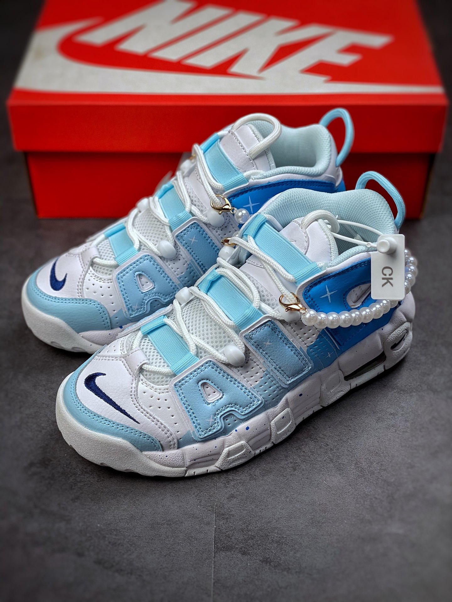 260 Air More Uptempo 代表着历史最高版本皮蓬 DH9719-100