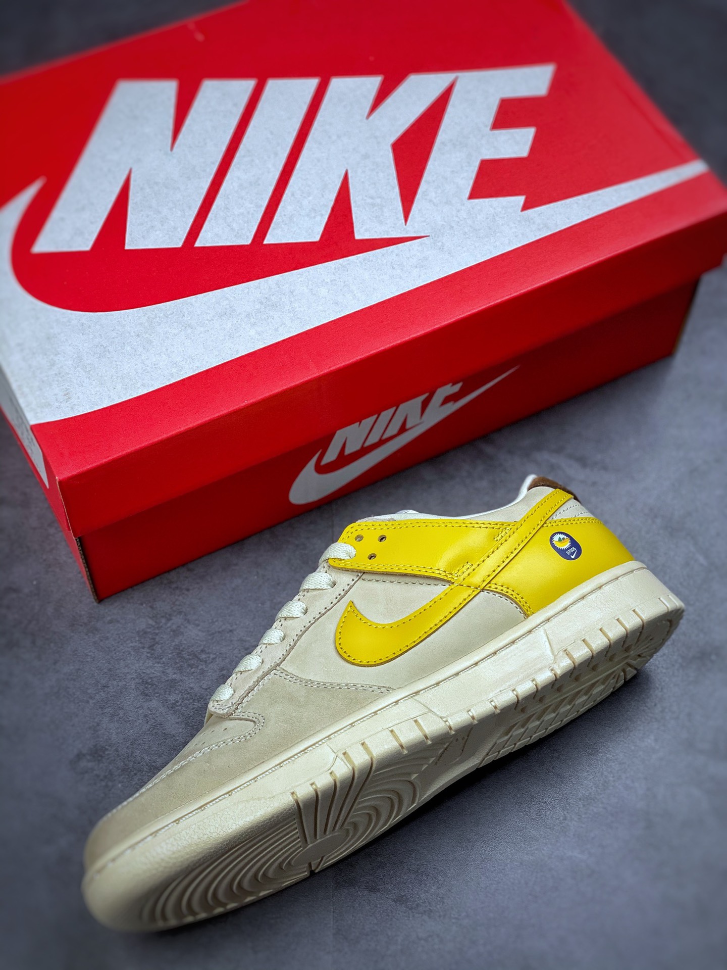 300 Nike SB Dunk Low ”Banana” 香蕉配色DR5487-100