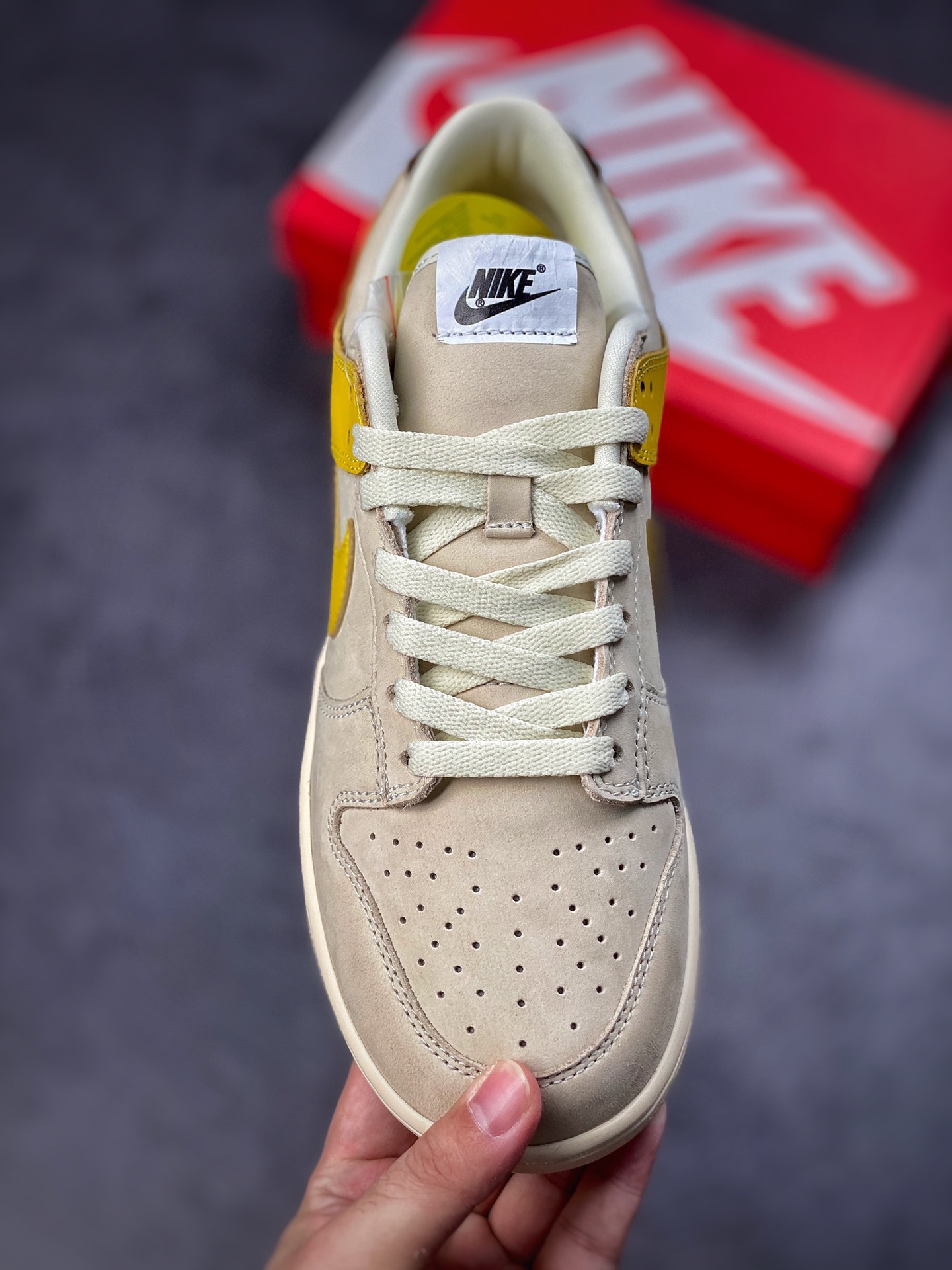 300 Nike SB Dunk Low ”Banana” 香蕉配色DR5487-100