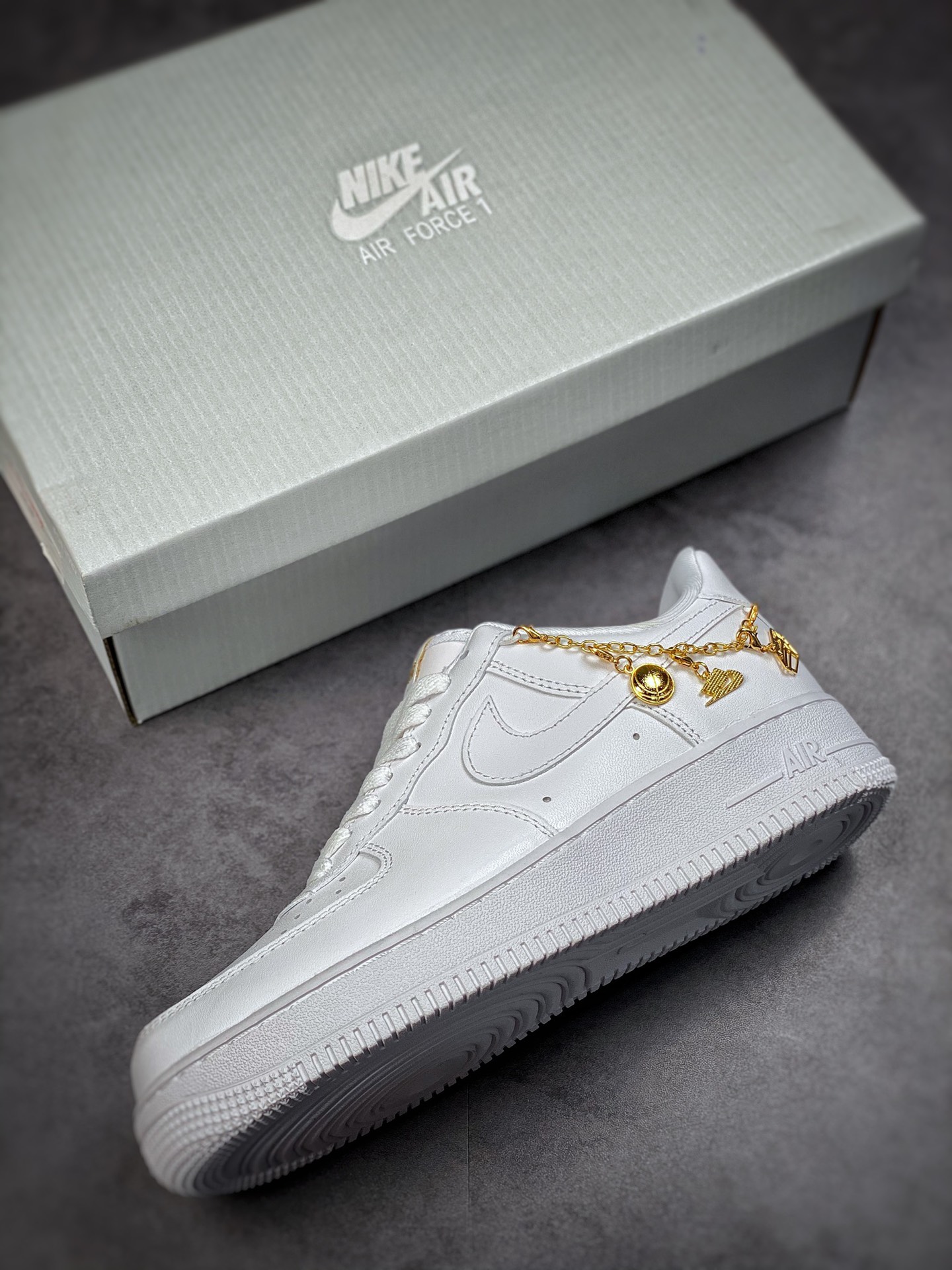 150 Nike Air Force 1 Low 07 LX ”Lucky Charms” 幸运符DD1525-100