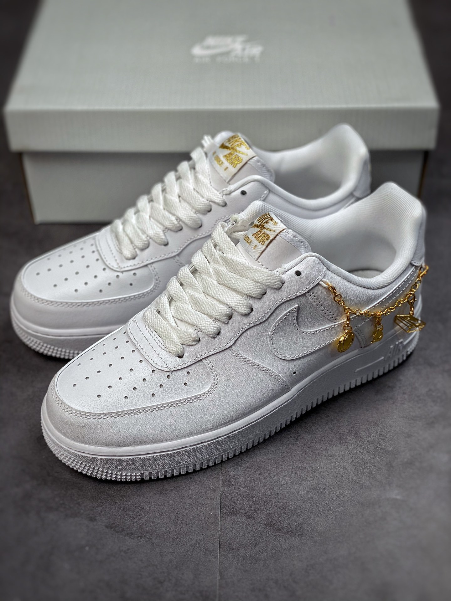 150 Nike Air Force 1 Low 07 LX ”Lucky Charms” 幸运符DD1525-100