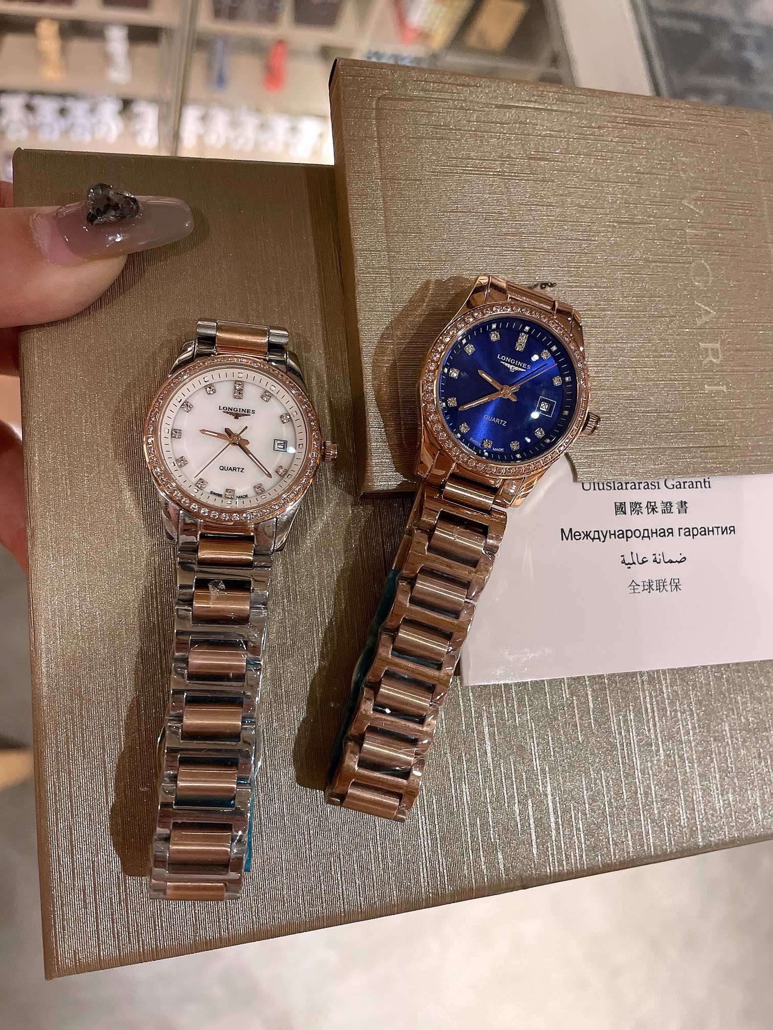 K0   浪琴 Longines 表结合女性材质与动感线条 打造出全新康柏系列Conquest Classic腕表 腕表仍然忠实于该品牌的标志性优雅气质 该系列腕表采用进口日本石英机芯 走时精准无比 并采用精钢表链 精致而细腻 完美符合当代女性需求。尺寸男40mm 女30mm