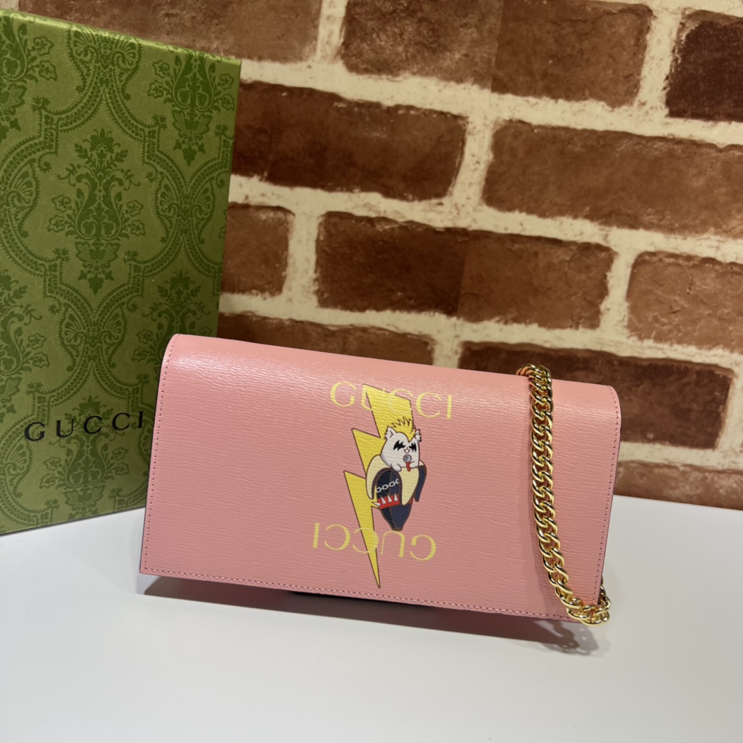 NO:204480,(chain pack) quality of counter, top-quality original goods, real-life photos!  701061 light pink skin/banana ~ size width 19x height 10x side width 4, shipped!  Batch, GUCCI [original skin], gucci19860909（链条包）专柜品质,顶级原单货,实物实拍！701061浅粉皮/香蕉～尺寸宽19x高10x侧宽4,出货了！批,GUCCI【原厂皮】,gucci,Bag