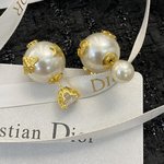 Dior AAA
 Jewelry Earring Gold