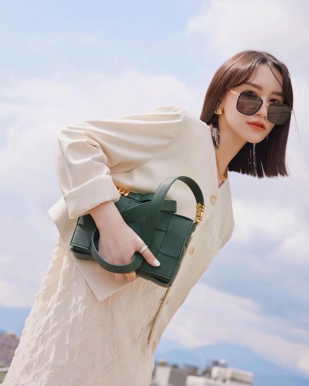 Bottega Veneta CASSETTE 23CM BAG 666870雨树绿