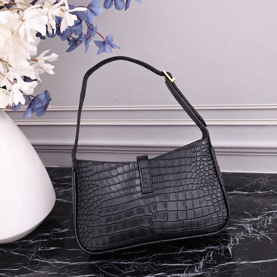 Saint Laurent Le 5 à 7 Black crocodile-embossed leather 23x16x6.5cm shoulder everyday