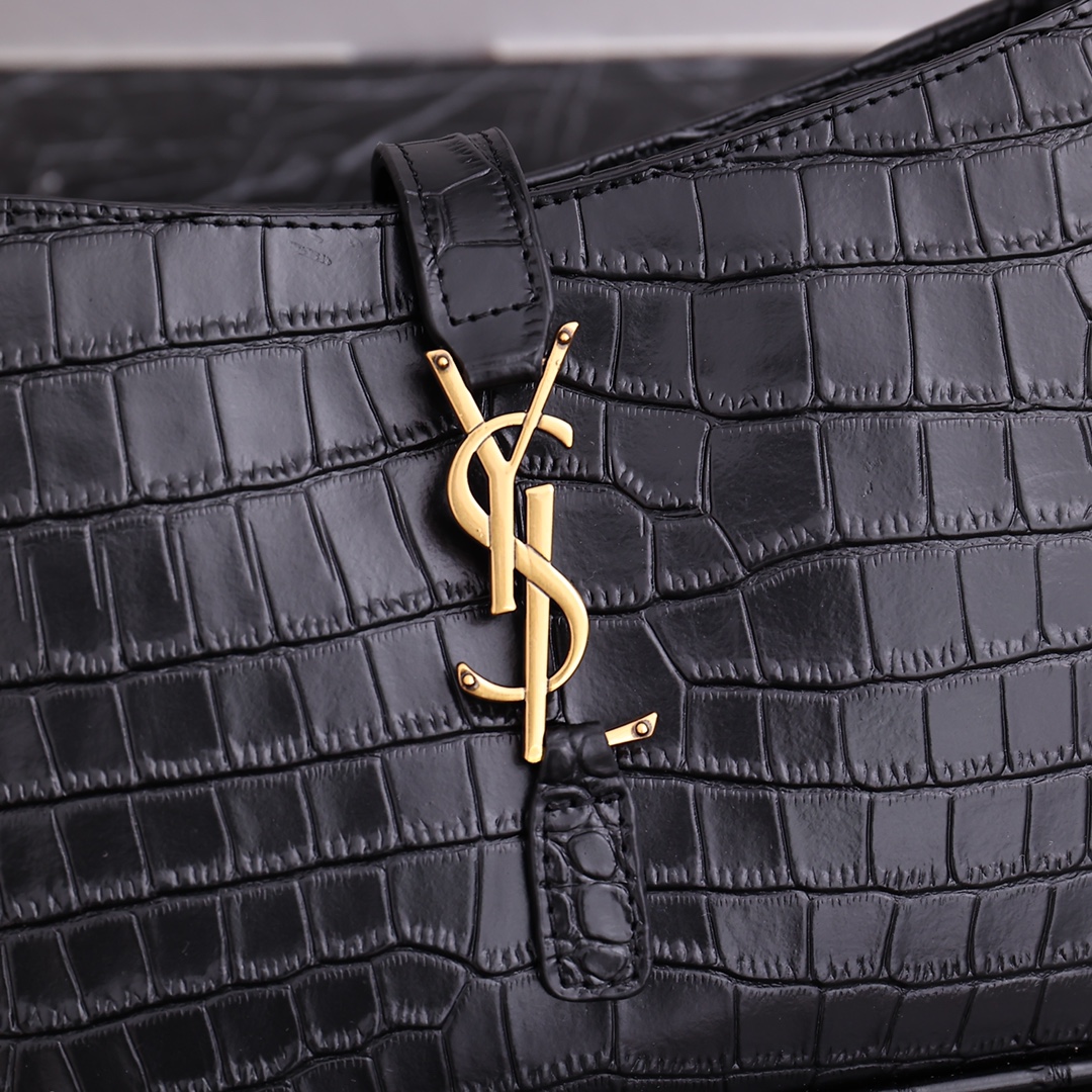 Saint Laurent Le 5 à 7 Black crocodile-embossed leather 23x16x6.5cm shoulder everyday