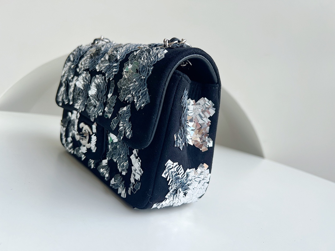 Rare edition counter channel CHANEL CF classic handbag embroidered velvet sequins and silver metal Size: 20x12x6cm 1116
