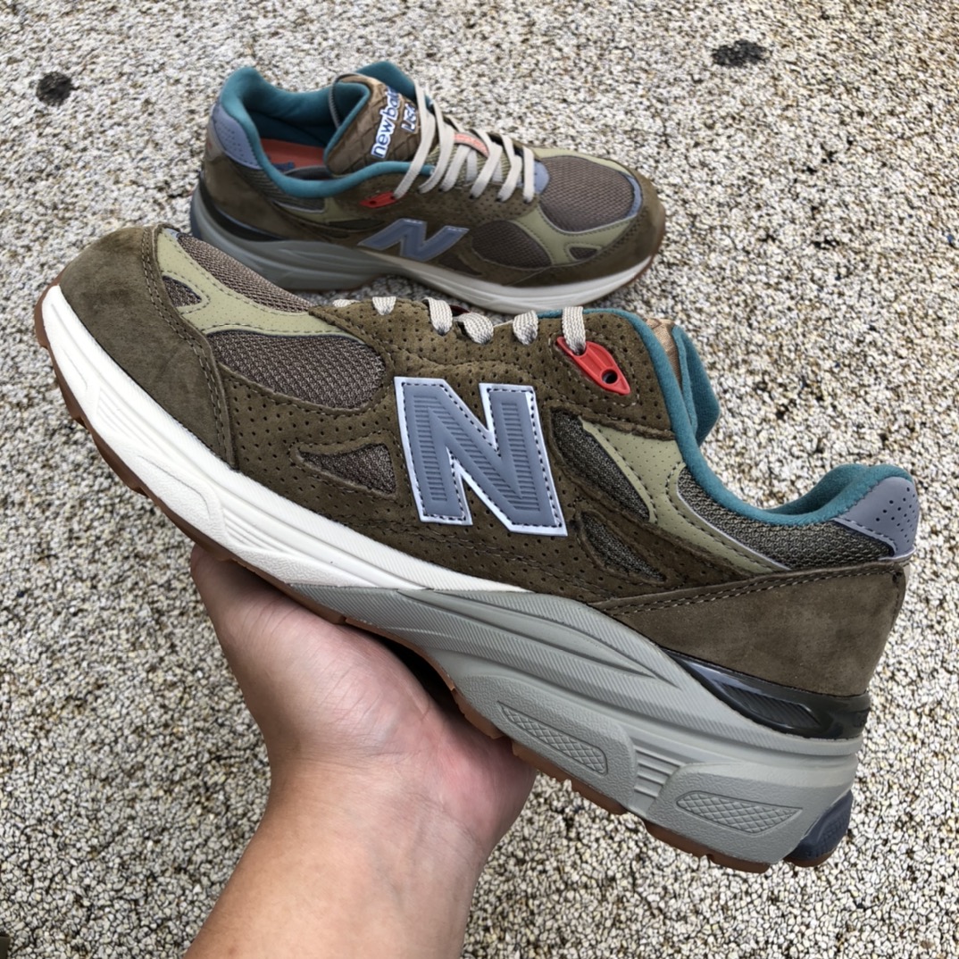 New Balance x Bodega 990V3 gray coffee joint sneakers M990BD3