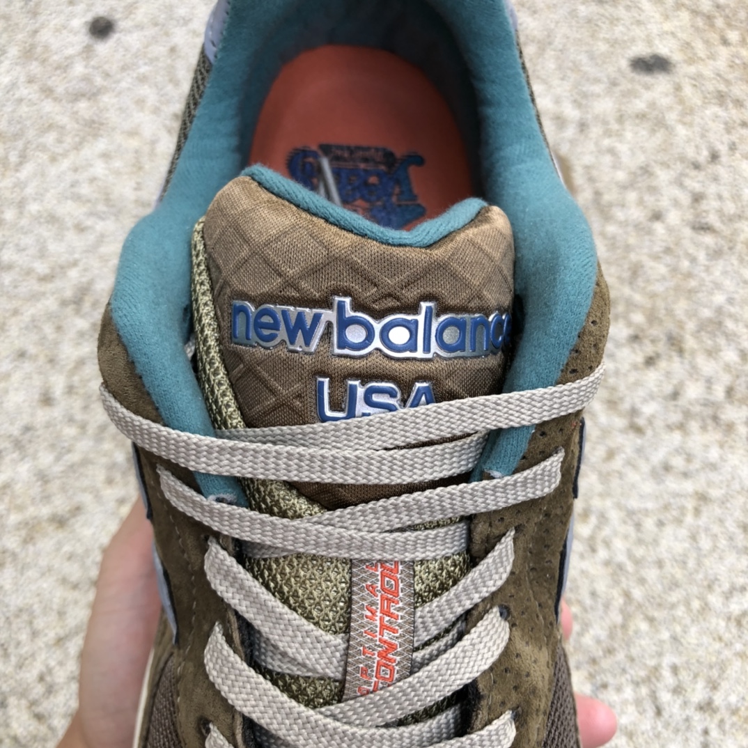 New Balance x Bodega 990V3 gray coffee joint sneakers M990BD3