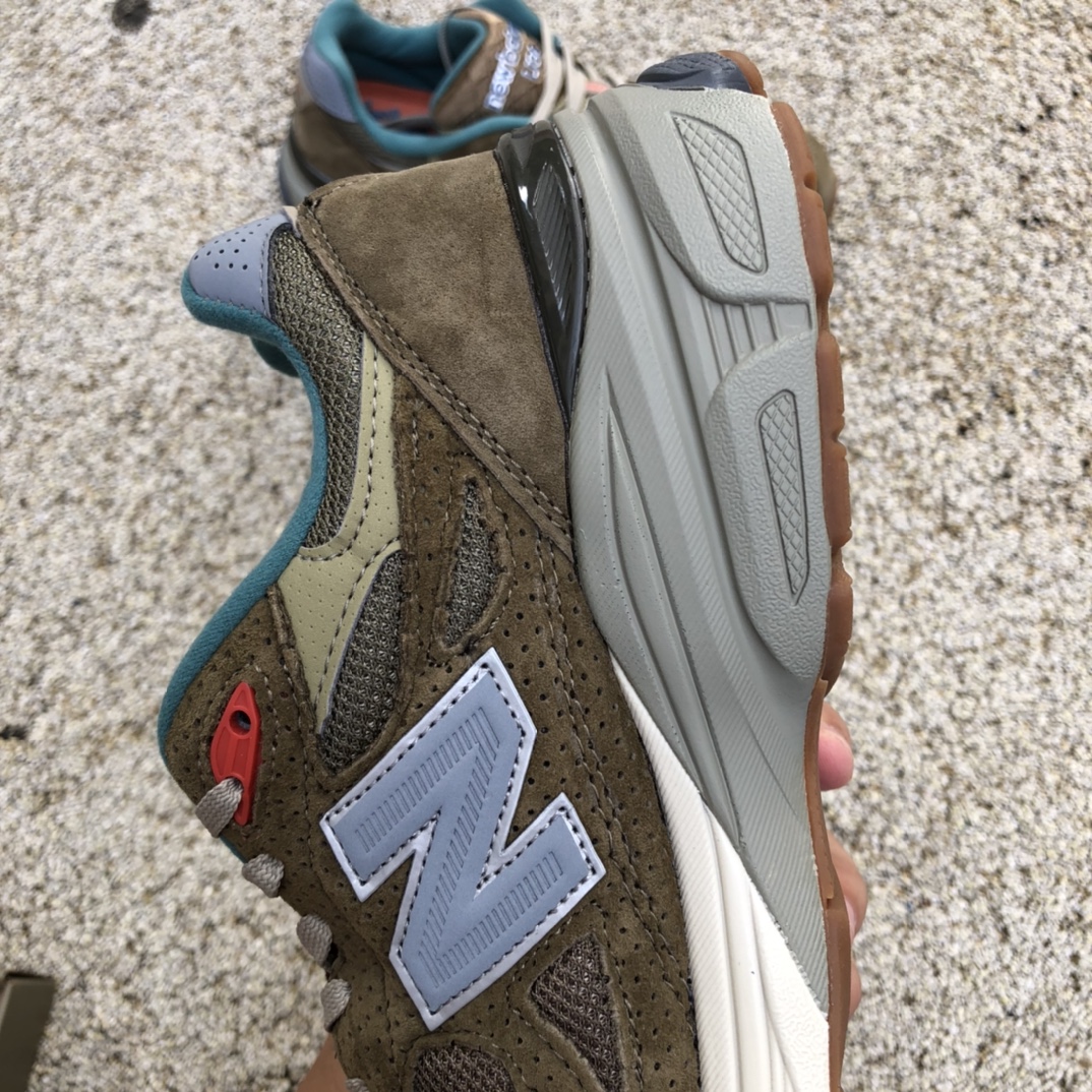 New Balance x Bodega 990V3 gray coffee joint sneakers M990BD3