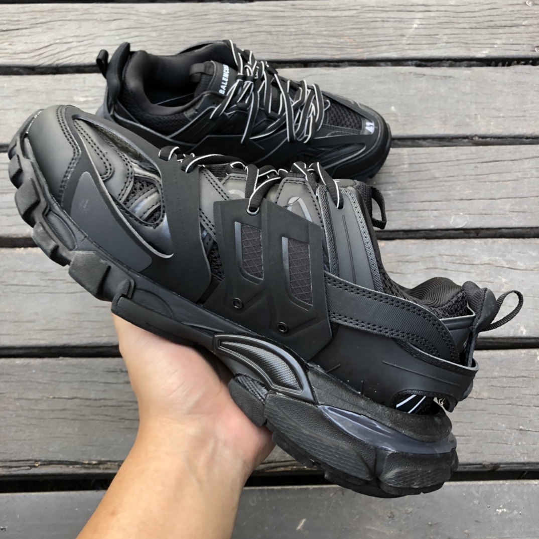 3.0 Black Balenciaga Triple S Dad Shoes