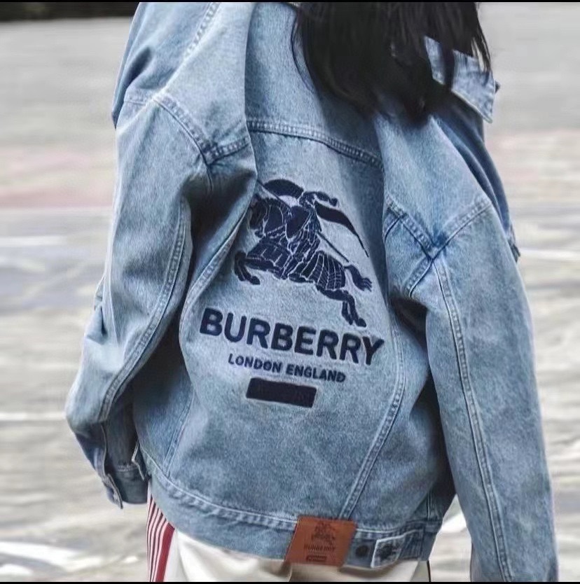 300 Burberry/x巴宝莉Supreme联名战马系列 刺绣牛仔外套