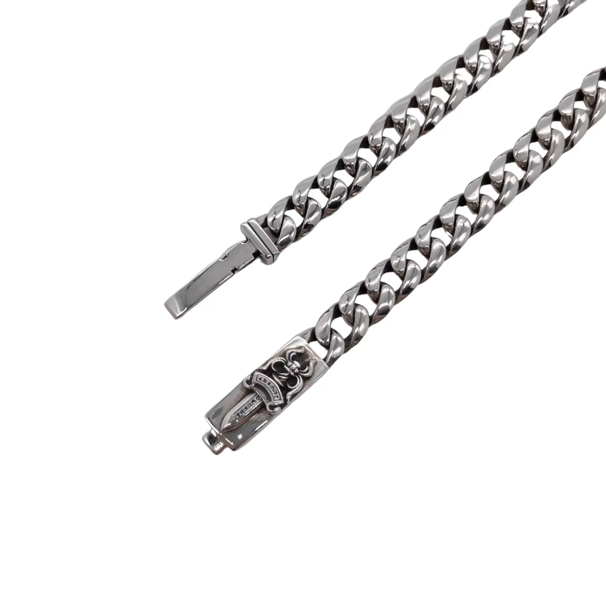 Chrome Hearts 𝗖𝗵𝗿𝗼𝗺𝗲 𝗛𝗲𝗮𝗿𝘁𝘀 克罗心 中号宝剑手链