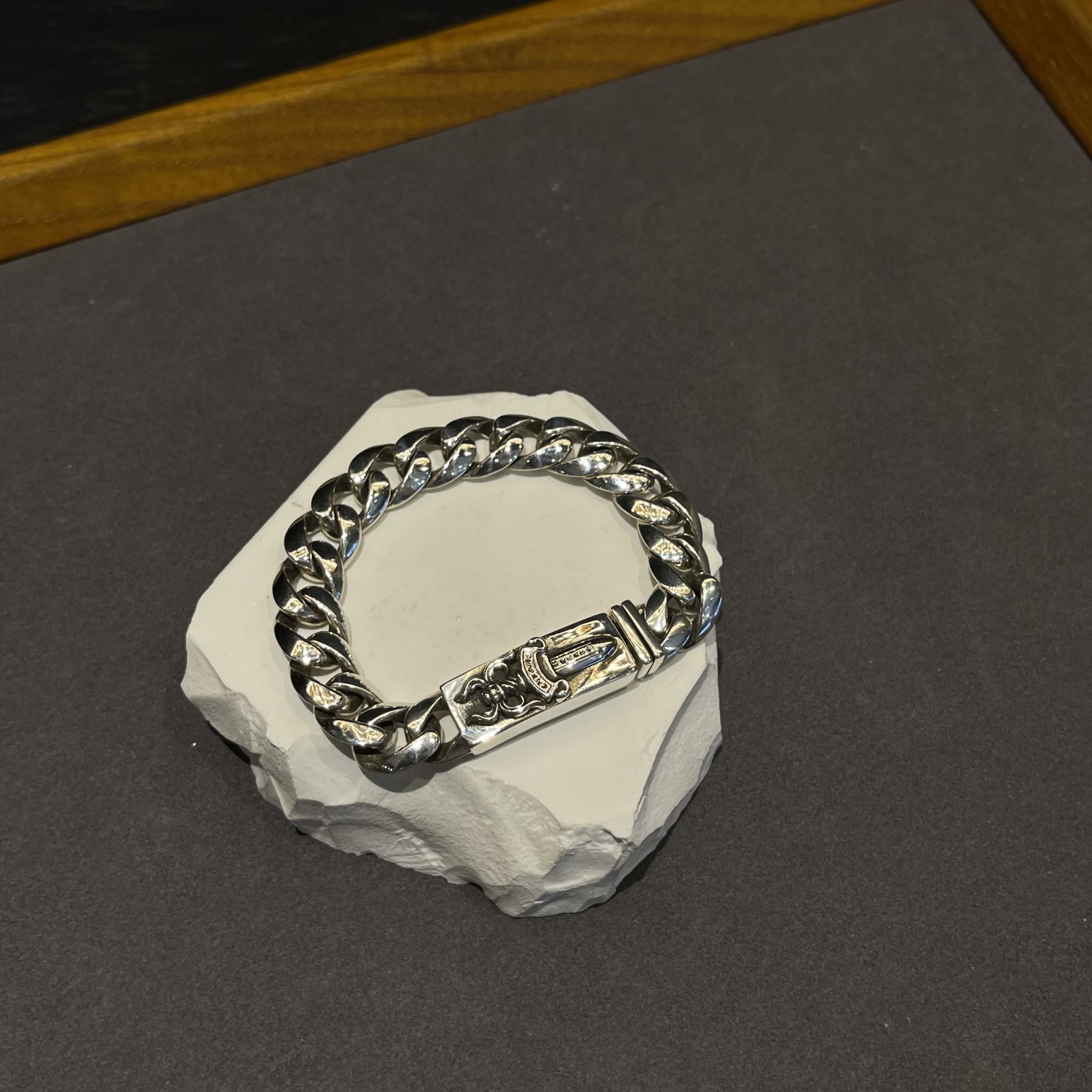 Chrome Hearts 𝗖𝗵𝗿𝗼𝗺𝗲 𝗛𝗲𝗮𝗿𝘁𝘀 克罗心 中号宝剑手链