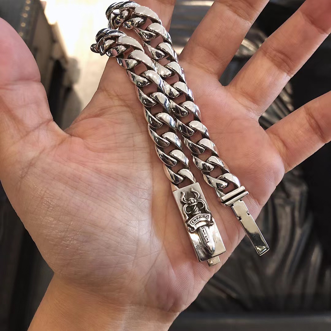Chrome Hearts 𝗖𝗵𝗿𝗼𝗺𝗲 𝗛𝗲𝗮𝗿𝘁𝘀 克罗心 中号宝剑手链