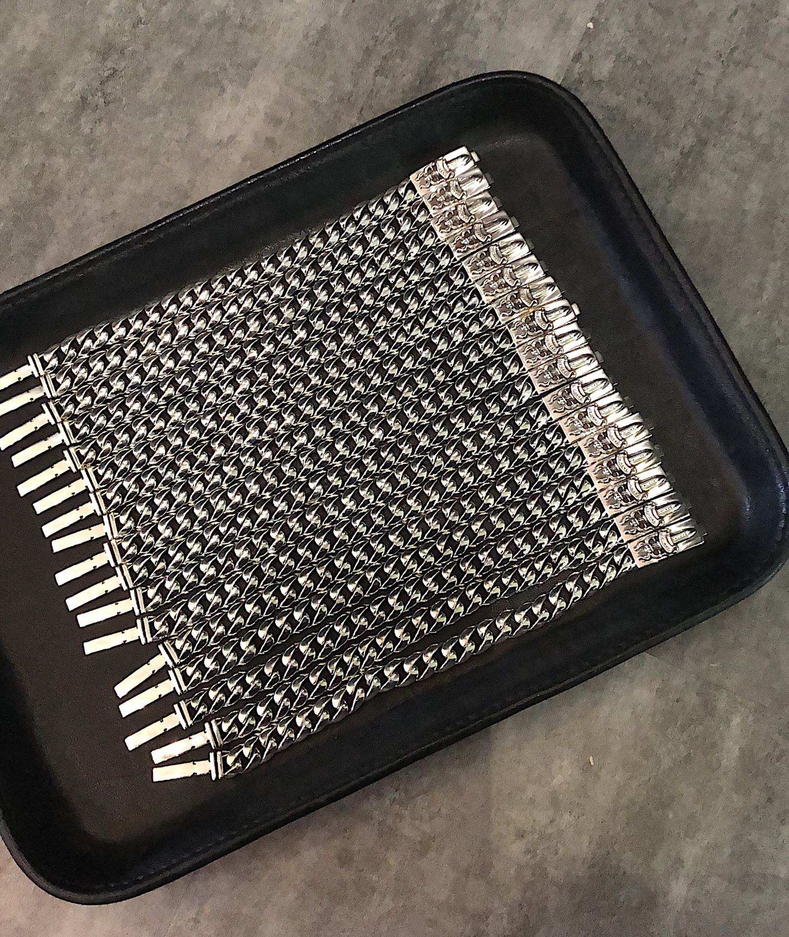 Chrome Hearts 𝗖𝗵𝗿𝗼𝗺𝗲 𝗛𝗲𝗮𝗿𝘁𝘀 克罗心 中号宝剑手链