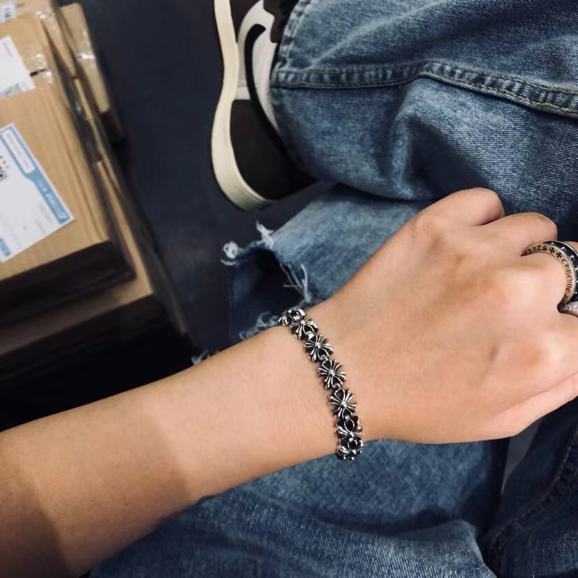 Chrome Hearts 𝐂𝐡𝐫𝐨𝐦𝐞 𝐡𝐞𝐚𝐫𝐭𝐬 克罗心 侧十字花手链