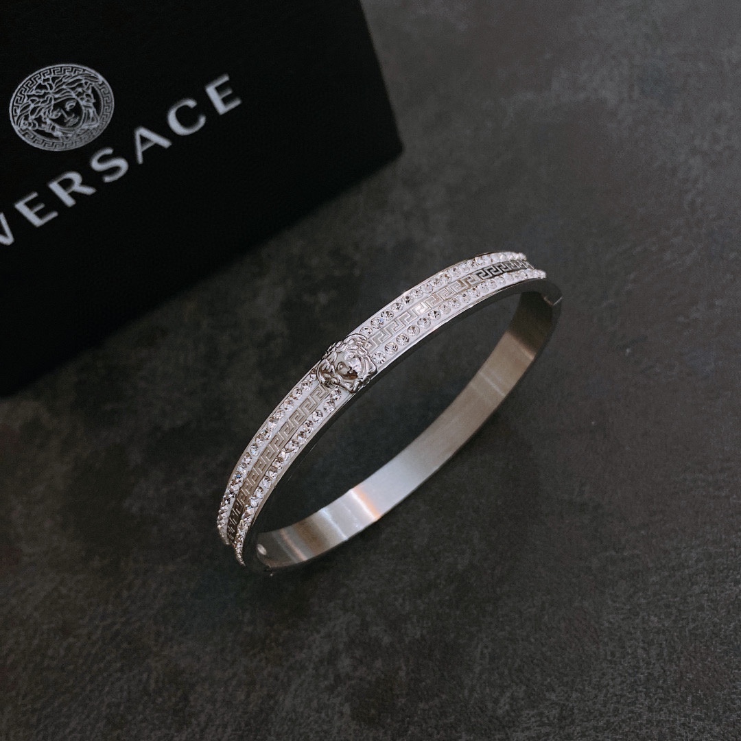 Versace Jewelry Bracelet Top Quality Designer Replica
 Set With Diamonds
