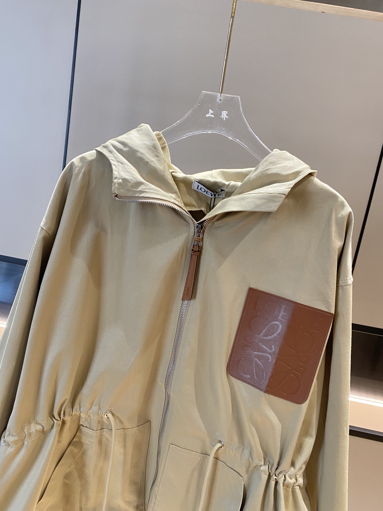 2022Loewe2022ss披肩式连帽风衣外套