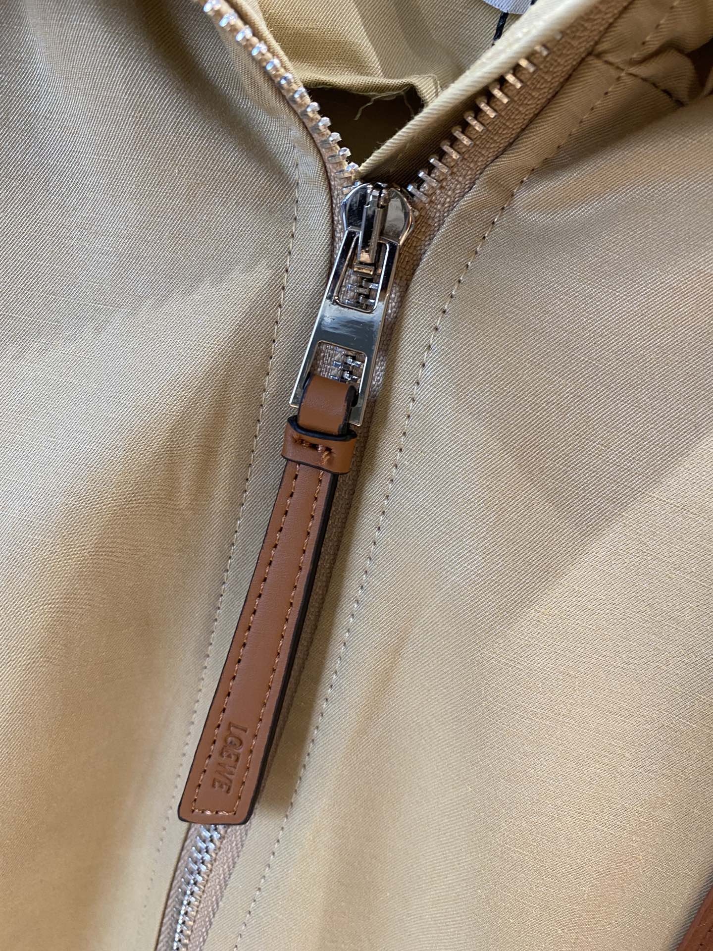 2022Loewe2022ss披肩式连帽风衣外套