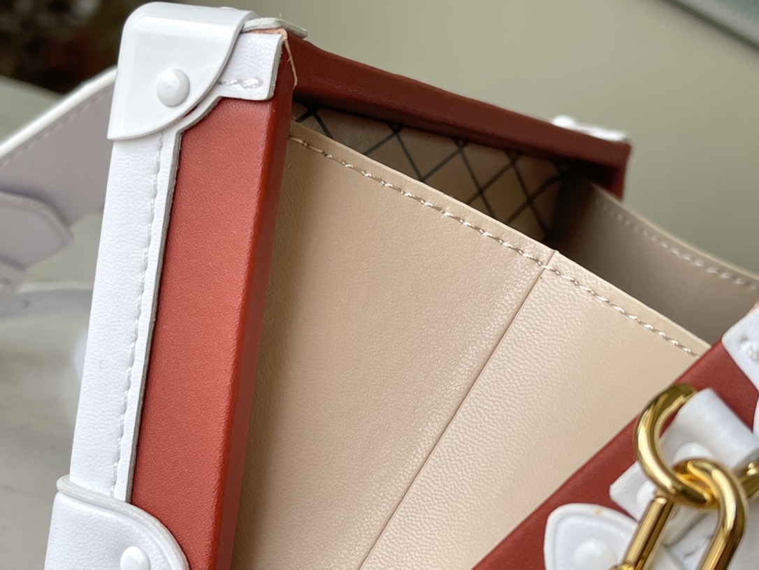Top-Tier Quality: The M20764 Petite Malle handbag joins the Match - Bag 7