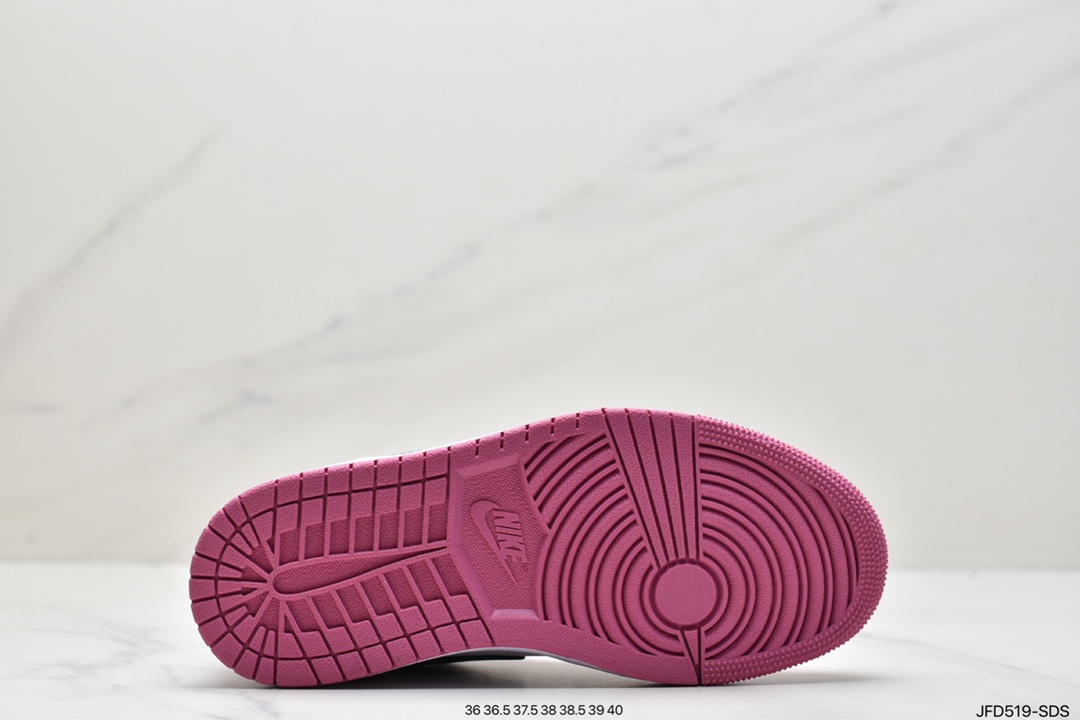 设计新颖。Air Jordan 1 Low 女子运动鞋承袭 Jordan 设计精髓DC1767-160