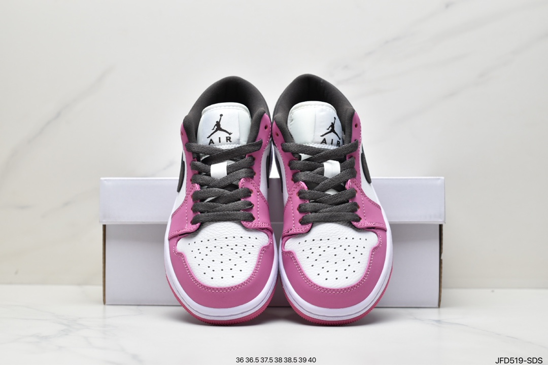 设计新颖。Air Jordan 1 Low 女子运动鞋承袭 Jordan 设计精髓DC1767-160