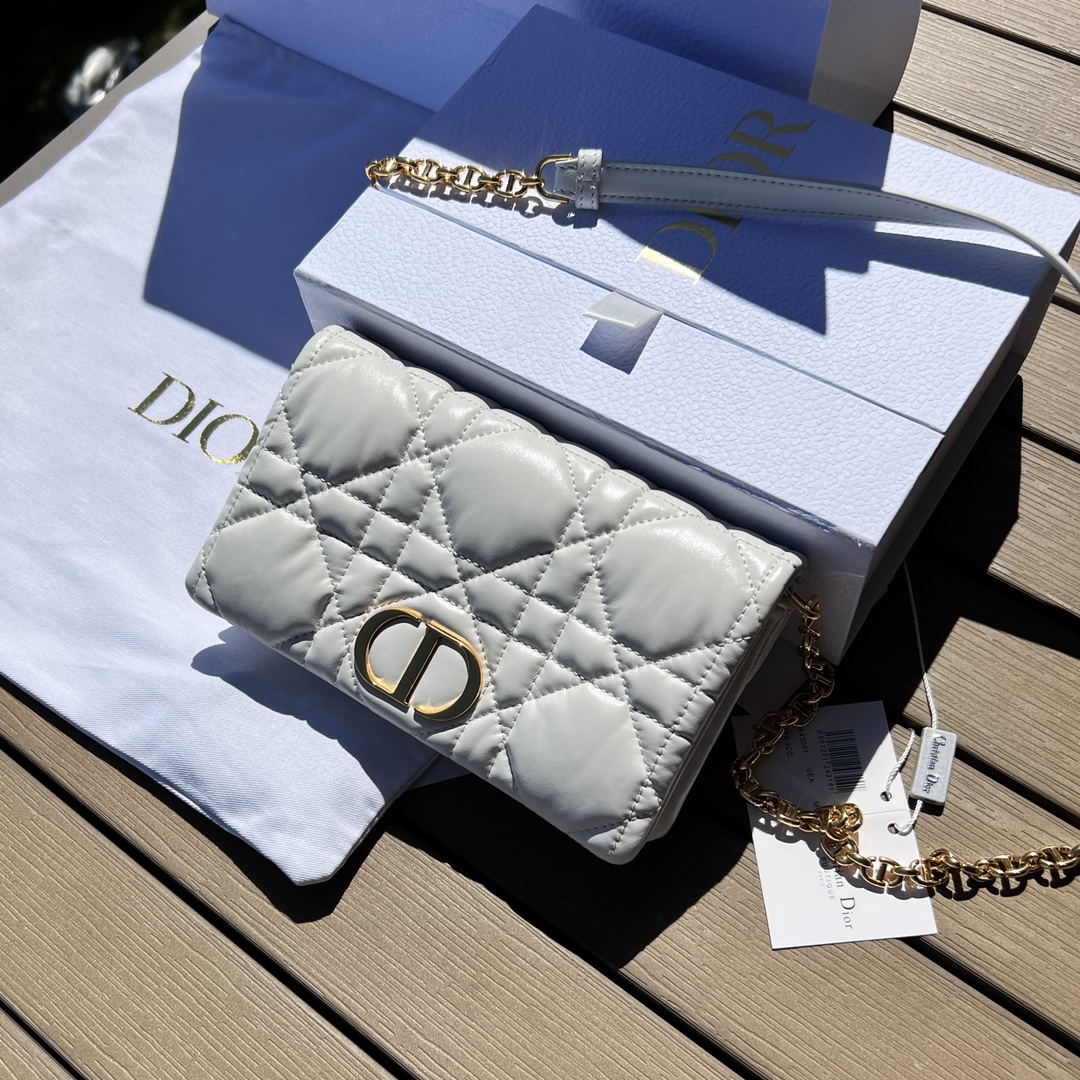 Versión superior mejorada Tamaño: 19,5 × 11 × 6,5 cm Los recursos del canal extranjero de Dior ofrecen exclusivamente b…