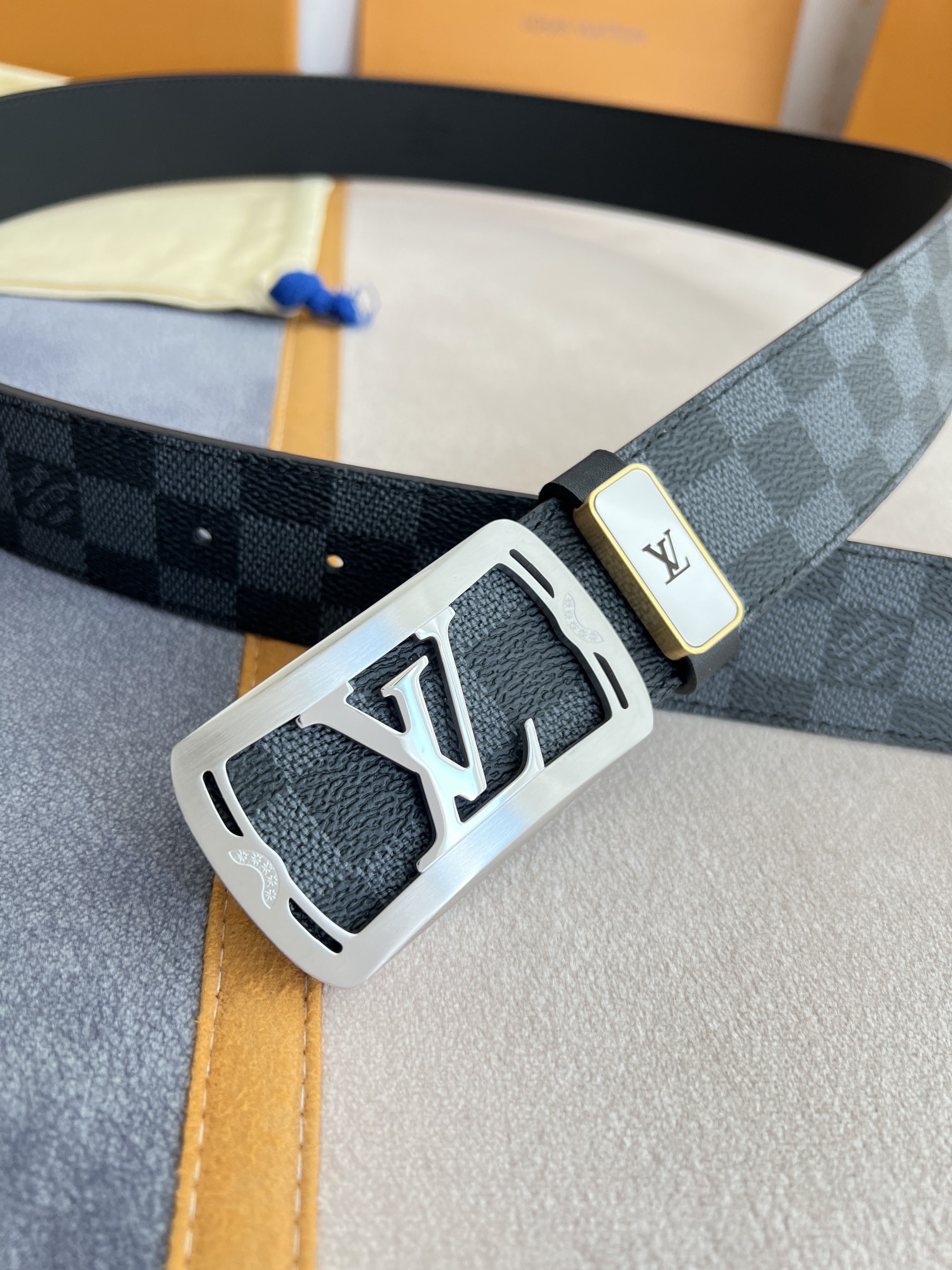 品名LV..路易..威登️腰带皮带原