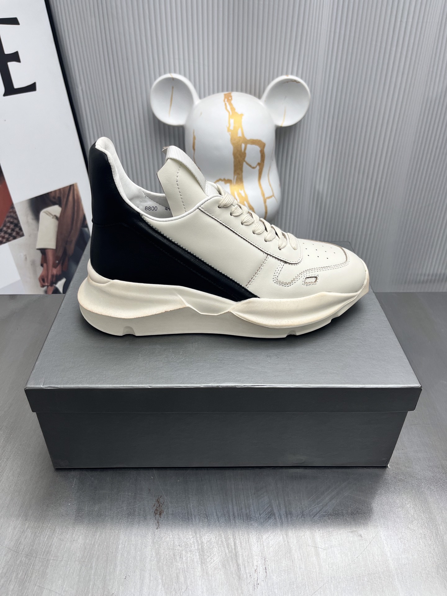 NO:236468,Men's Rick Owens [Rick Owens] Fashionable casual shoes!  Popular items on the official website original high-end customization!  The highest version of the market is the first choice for the use of minimalist colors and carefully tailored classic and versatile!  The high-quality and low-priced version is super positive. The fabric and leather upper are combined, and the inner part is soft and comfortable!  Original outsole men's 38--46, casual shoes/sports shoes, sneakers19860909男款 瑞克-欧文斯【Rick Owens】时尚休闲板鞋！官网热门单品 原版高端定制 ！市场最高版本极简主义的色彩运用与用心剪裁经典百搭首选！高品质低价位版型超正 布皮鞋面结合,内里柔软舒适！原版大底 男款38--46,休闲鞋/运动鞋,sneakers,Women's Shoes