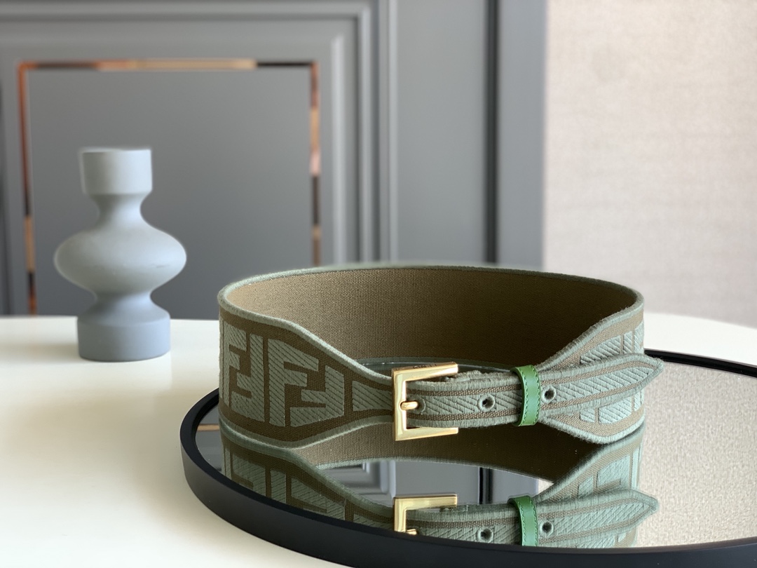 Fendi 五金做工精细 线条流畅 表面光滑 𝐙𝐏电镀工艺 香港通关【𝐇𝐀𝐀𝐒】 进口皮料