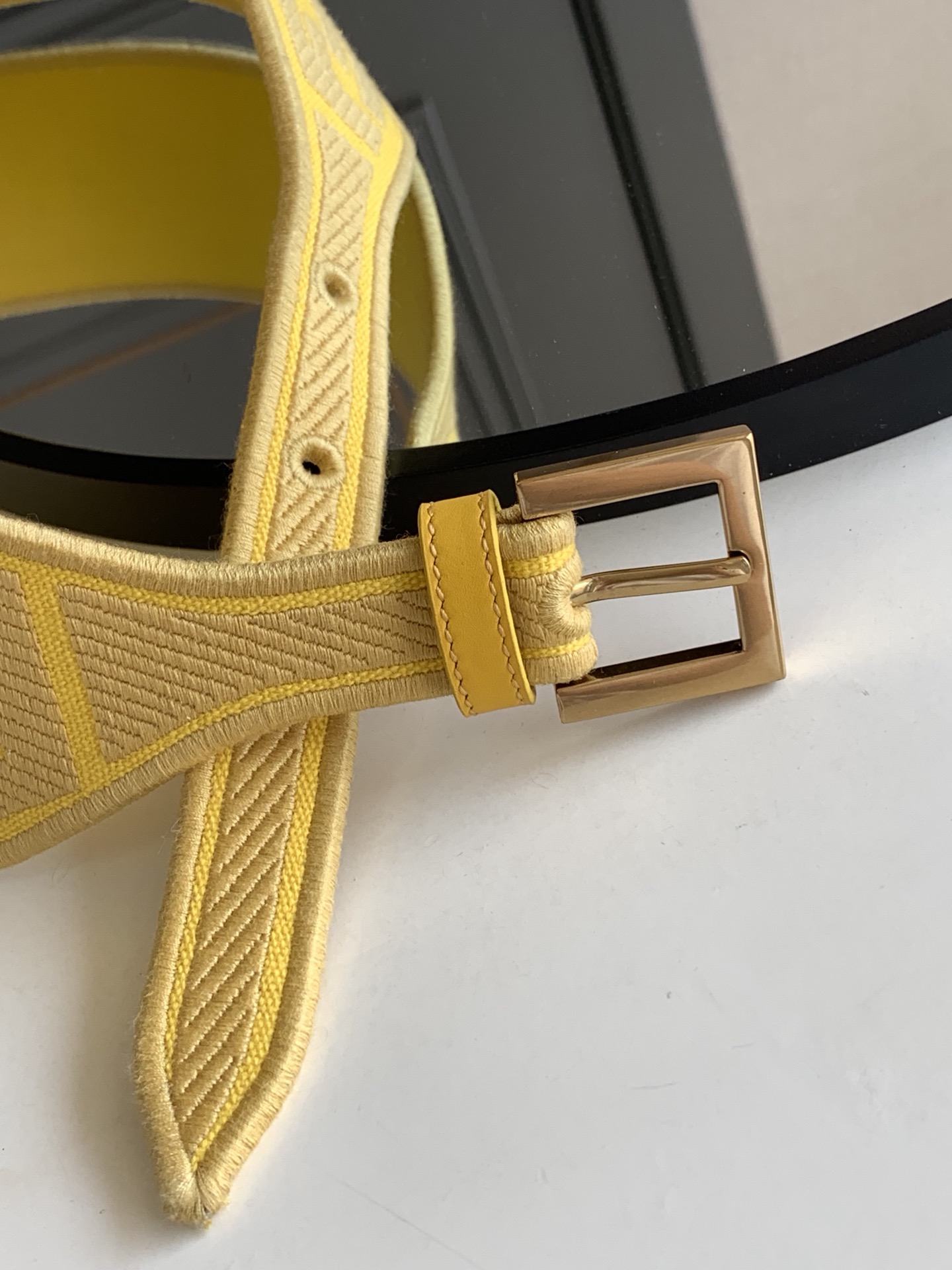 Fendi 五金做工精细 线条流畅 表面光滑 𝐙𝐏电镀工艺 香港通关【𝐇𝐀𝐀𝐒】 进口皮料
