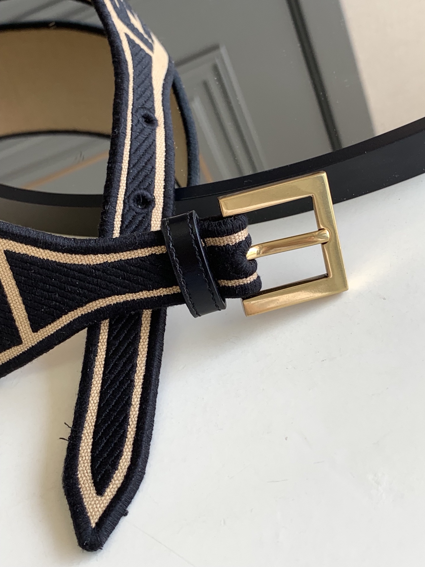 Fendi 五金做工精细 线条流畅 表面光滑 𝐙𝐏电镀工艺 香港通关【𝐇𝐀𝐀𝐒】 进口皮料