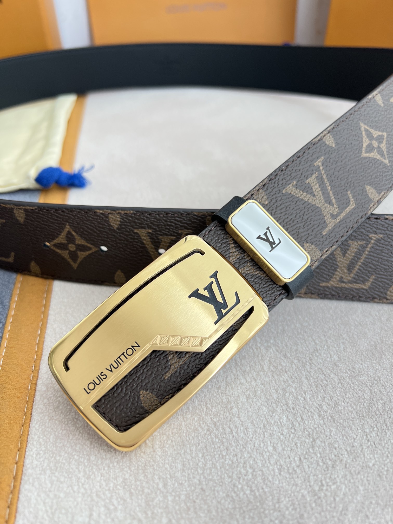 品名LV..路易..威登️腰带皮带原
