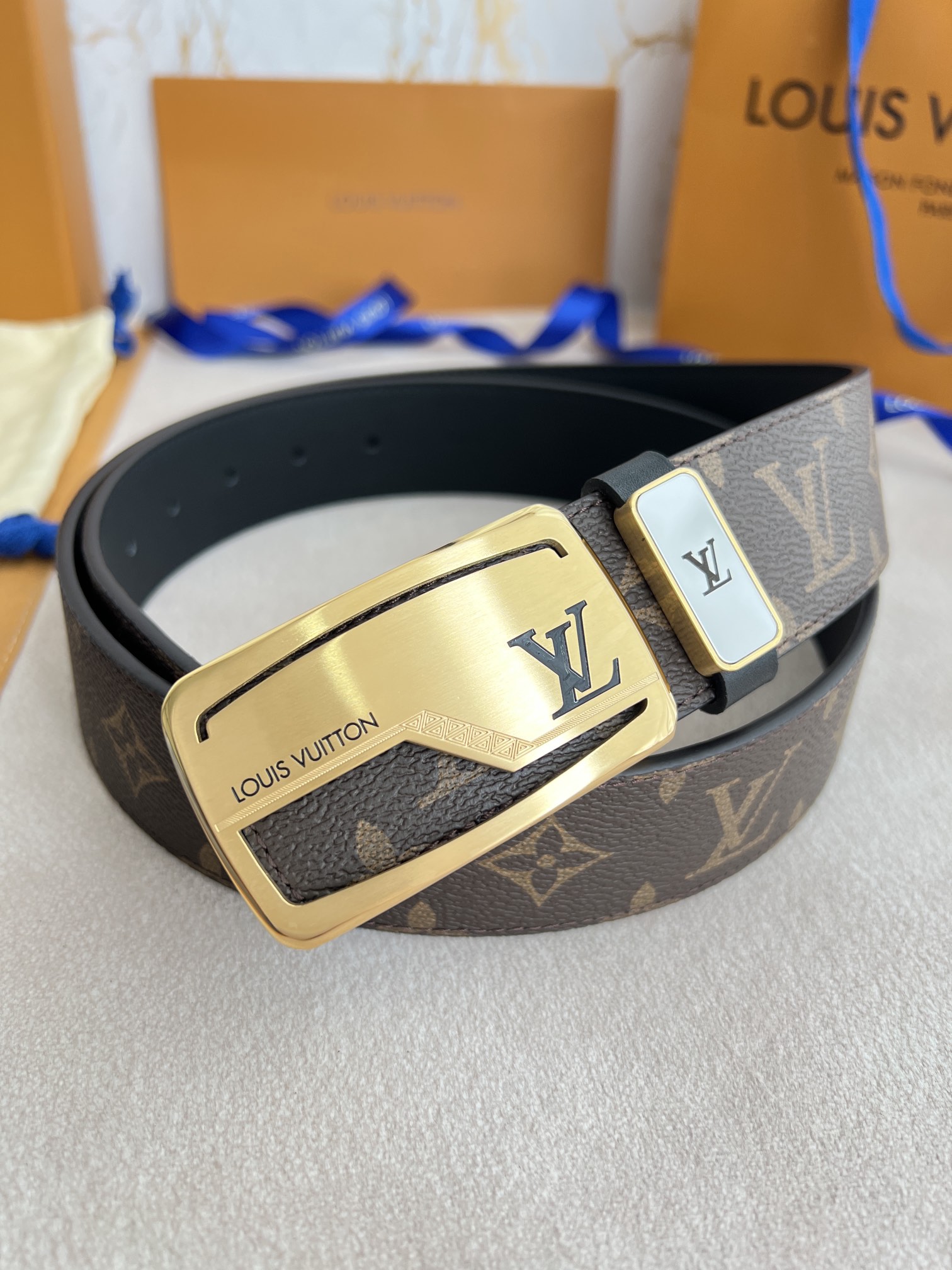 品名LV..路易..威登️腰带皮带原
