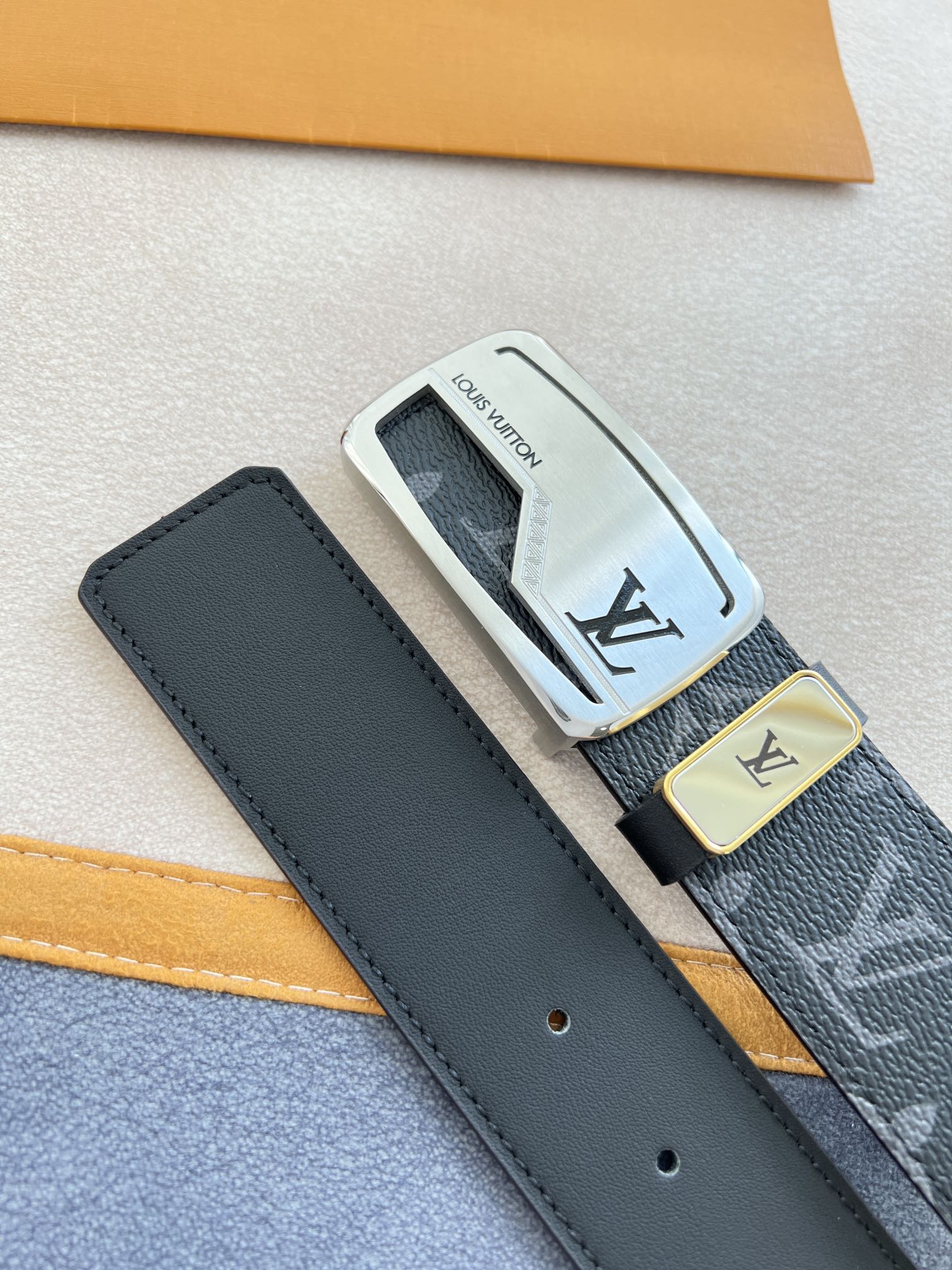 品名LV..路易..威登️腰带皮带原